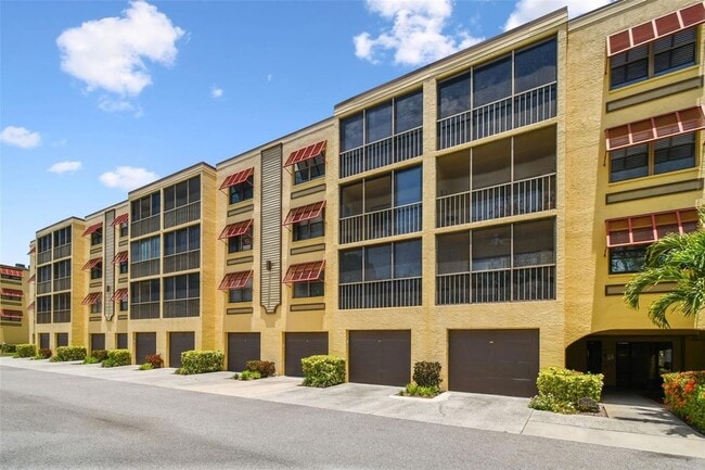 5817 Park St N in St. Petersburg, FL - Building Photo - Building Photo
