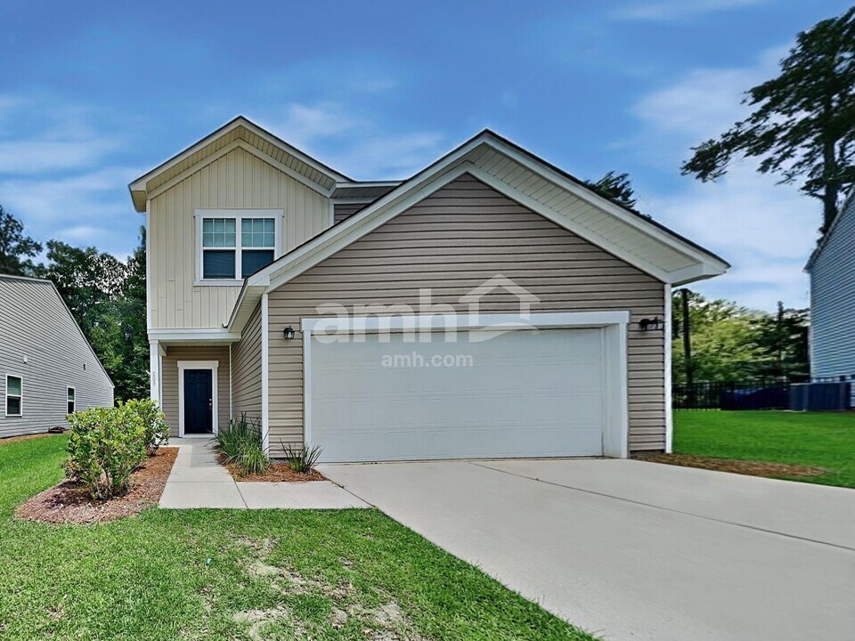 208 Orion Way in Moncks Corner, SC - Building Photo