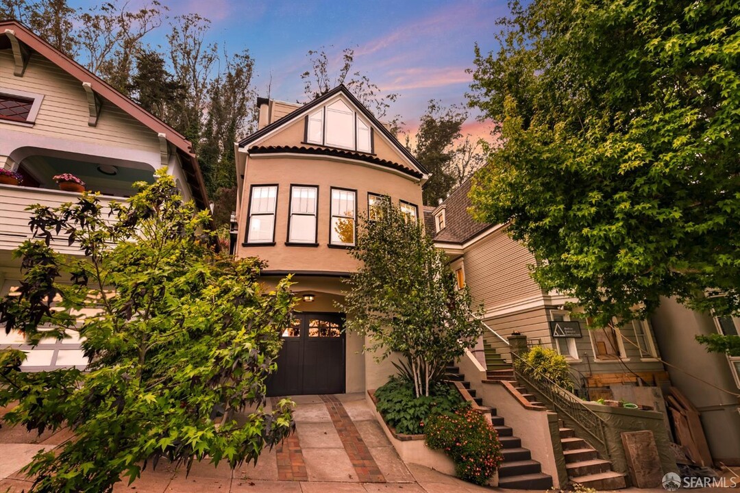 1265 Stanyan St in San Francisco, CA - Building Photo