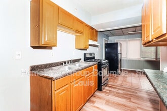 324 Cameron Rd in St. Louis, MO - Foto de edificio - Building Photo