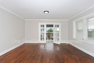 3225 E 8th St in Kansas City, MO - Building Photo - Building Photo