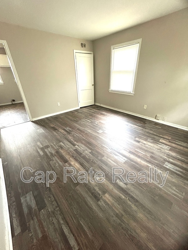4633 Faith Ave in Whitehall, OH - Building Photo - Building Photo
