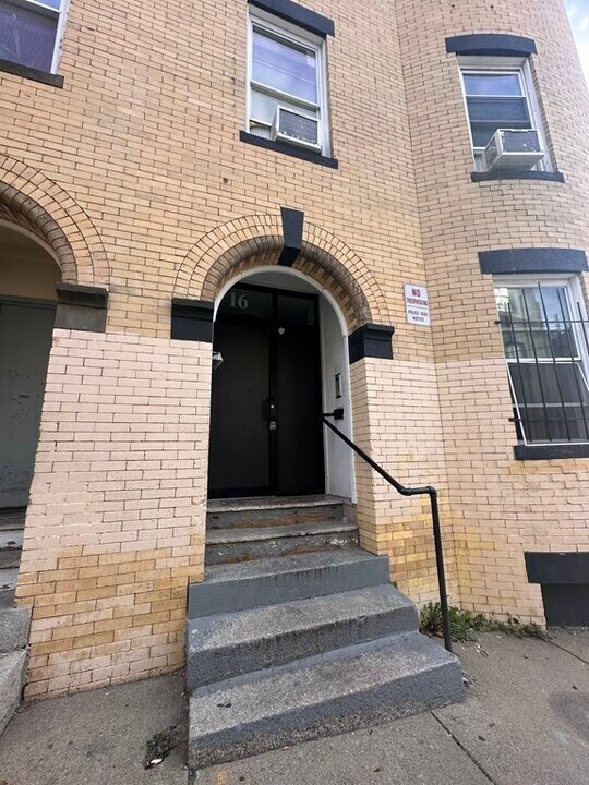 16 Norwell St, Unit 3 in Boston, MA - Building Photo