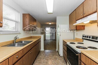 6477 Rolling Glen Dr in Dayton, OH - Building Photo - Building Photo