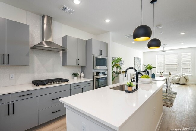 property at 719 E Locust St