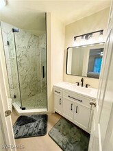 645 Squire Ct in Naples, FL - Foto de edificio - Building Photo