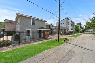 2518 Anita St in Houston, TX - Building Photo - Building Photo