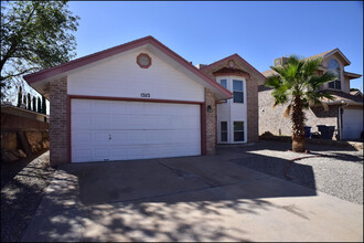 12112 Singing Quail Dr in El Paso, TX - Foto de edificio - Building Photo