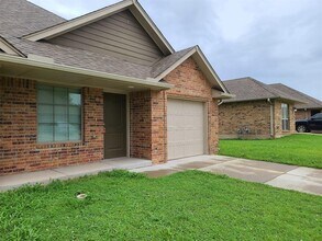 4308 Huntly Dr in Del City, OK - Foto de edificio - Building Photo