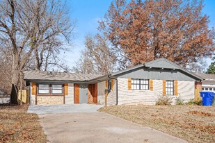 513 Manor Dr in Norman, OK - Building Photo