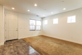 1591 Sylvia St in Hayward, CA - Foto de edificio - Building Photo