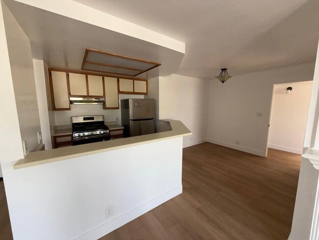 1321 N Vista St in Los Angeles, CA - Building Photo - Building Photo