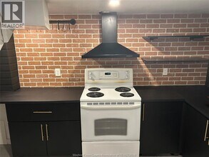 1677 Betts Ave in Windsor, ON - Building Photo - Building Photo