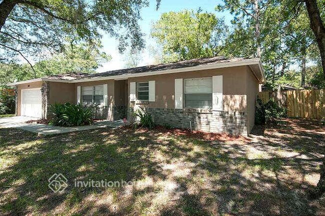 100 Laguna Ct in Sanford, FL - Foto de edificio - Building Photo