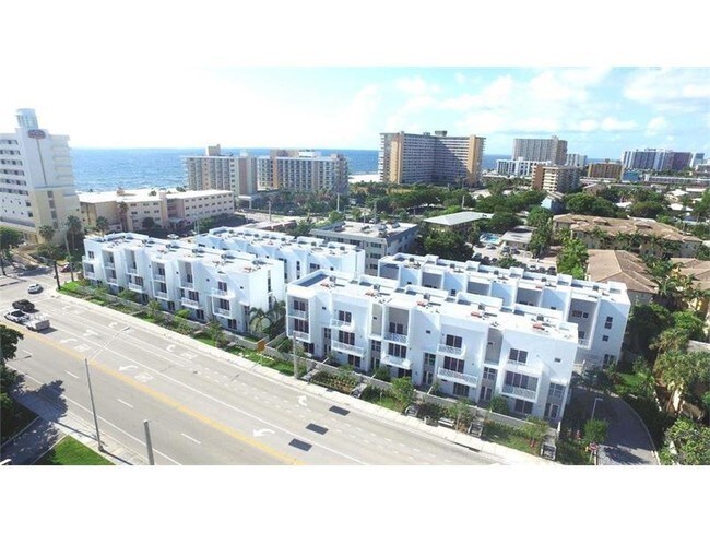 1359 N Ocean Blvd-Unit -3a in Pompano Beach, FL - Building Photo - Building Photo
