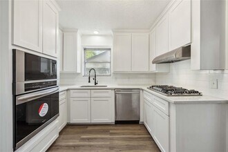 12418 A Bar Dr in Santa Fe, TX - Building Photo - Building Photo
