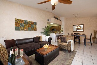 9901 Trailwood Dr in Las Vegas, NV - Building Photo - Building Photo