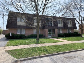 3180 Valerie Arms Dr in Dayton, OH - Foto de edificio - Building Photo