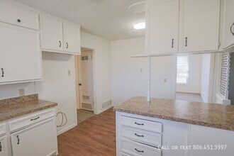 3012 49th St in Lubbock, TX - Building Photo - Building Photo