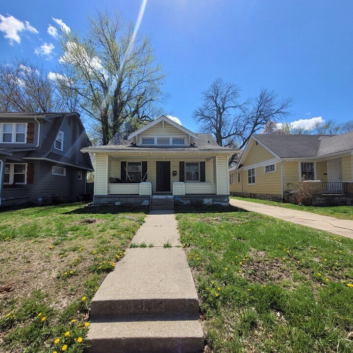 1933 E 71st Terrace in Kansas City, MO - Building Photo