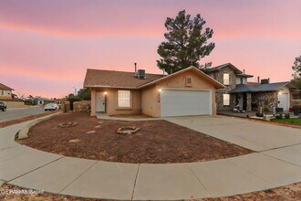 12130 Rd House Dr in El Paso, TX - Building Photo - Building Photo