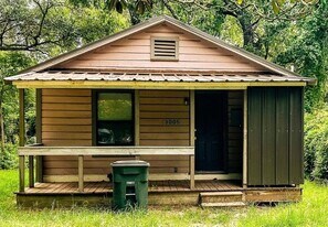 3005 Old Houston Rd in Huntsville, TX - Building Photo
