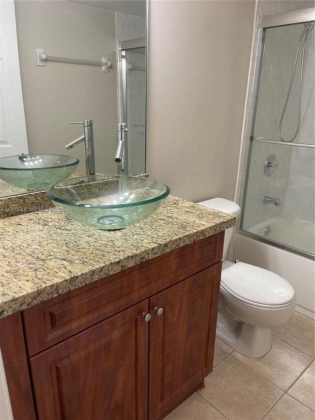 4785 SW 62nd Ave in Davie, FL - Building Photo - Building Photo