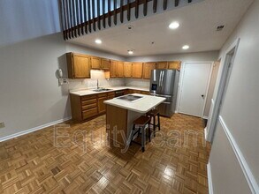 235 Ewing Dr in Fairfield, OH - Building Photo - Building Photo