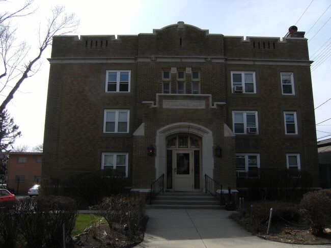 608 N 50th St, Unit 303 in Omaha, NE - Foto de edificio - Building Photo