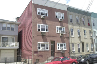 241 New York Ave in Jersey City, NJ - Building Photo - Building Photo