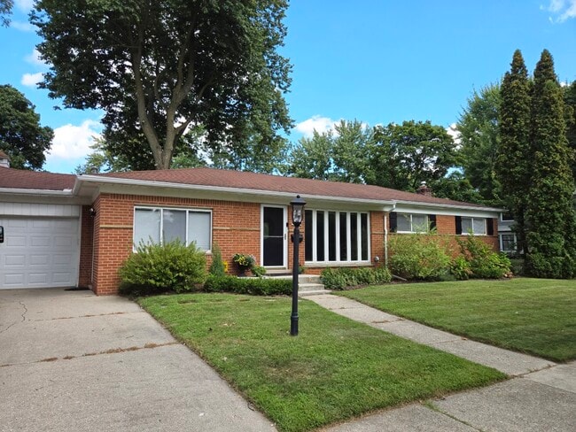 property at 1216 Sycamore Dr
