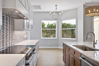 248 Honeysuckle Dr in Jupiter, FL - Building Photo - Building Photo