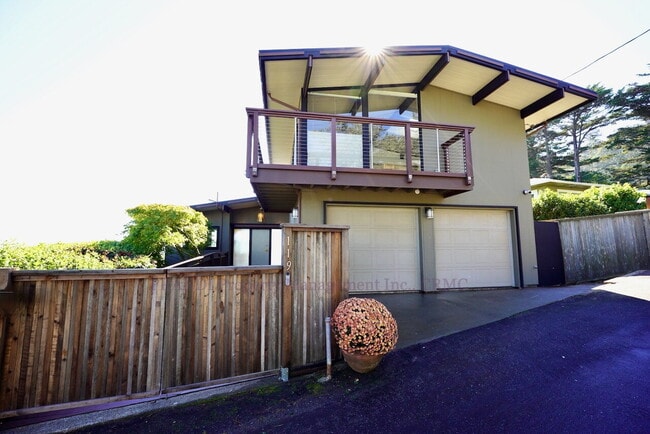 119 Cloud View Rd in Sausalito, CA - Building Photo - Building Photo