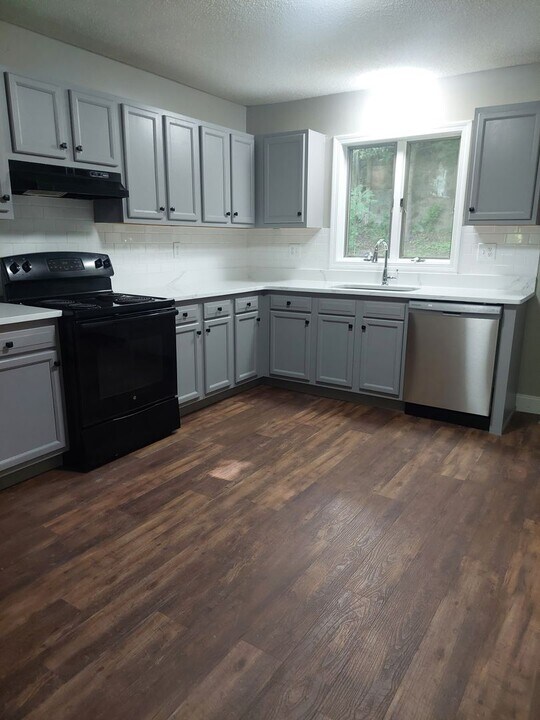 288-328 Waterville St in Waterbury, CT - Building Photo