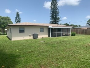 423 Willows Ave in Port St. Lucie, FL - Building Photo - Building Photo