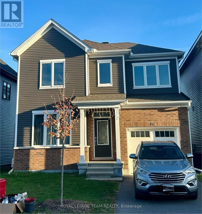 724 Eminence St in Ottawa, ON - Building Photo
