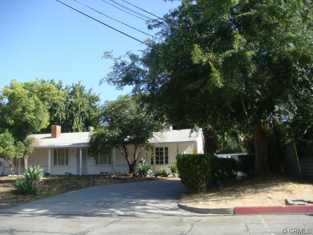 516 Diamond St in Monrovia, CA - Building Photo