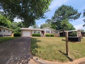 3314 Deerfield Rd NW in Huntsville, AL - Building Photo - Building Photo