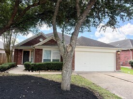 12404 Shady Brook Dr in Pearland, TX - Building Photo