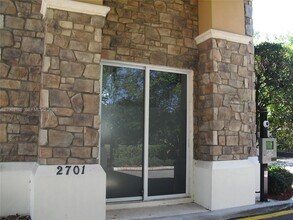 2750 Jockey Cir in Davie, FL - Building Photo - Building Photo