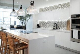 851 NE 1st Ave, Unit 812 in Miami, FL - Building Photo - Building Photo