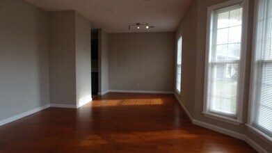 1062 Shadow Ridge Ave in Oak Grove, KY - Building Photo - Building Photo