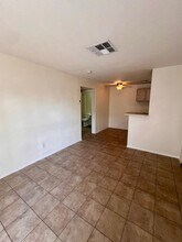 5271 S Lindell Rd in Las Vegas, NV - Building Photo - Building Photo