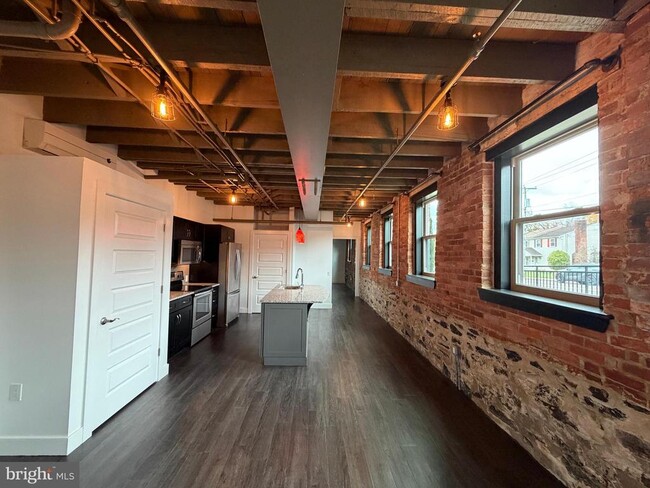 820 W Market St in Perkasie, PA - Building Photo - Building Photo