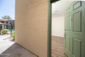 7008 E Gold Dust Ave in Paradise Valley, AZ - Building Photo - Building Photo