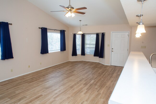 property at 1003 N Matterhorn Rd