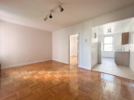 86 Haven Ave in New York, NY - Building Photo