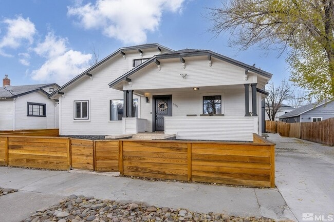 125 Caliente St in Reno, NV - Foto de edificio - Building Photo