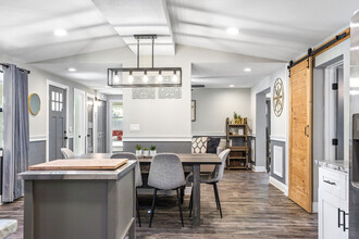 1010 E Knollwood St in Tampa, FL - Building Photo - Building Photo