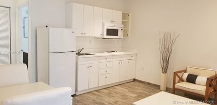 1345 Pennsylvania Ave-Unit -B1 in Miami Beach, FL - Building Photo - Building Photo